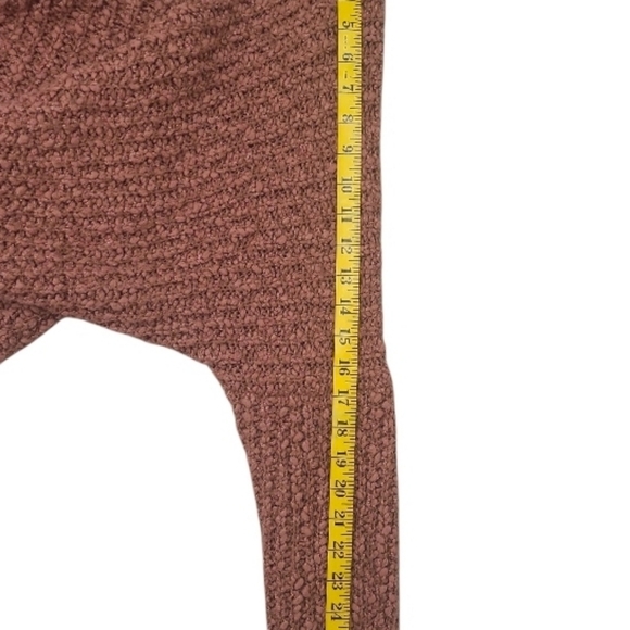 Oversized Knit Off Shoulder Sweater Size M/L - Picture 7 of 8